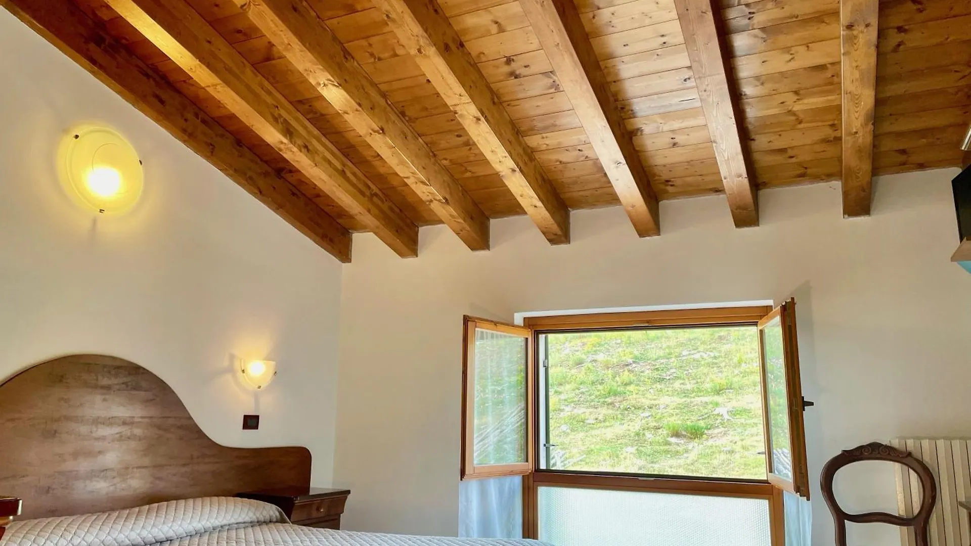 Hotel Edelweiss San Zeno di Montagna Italy