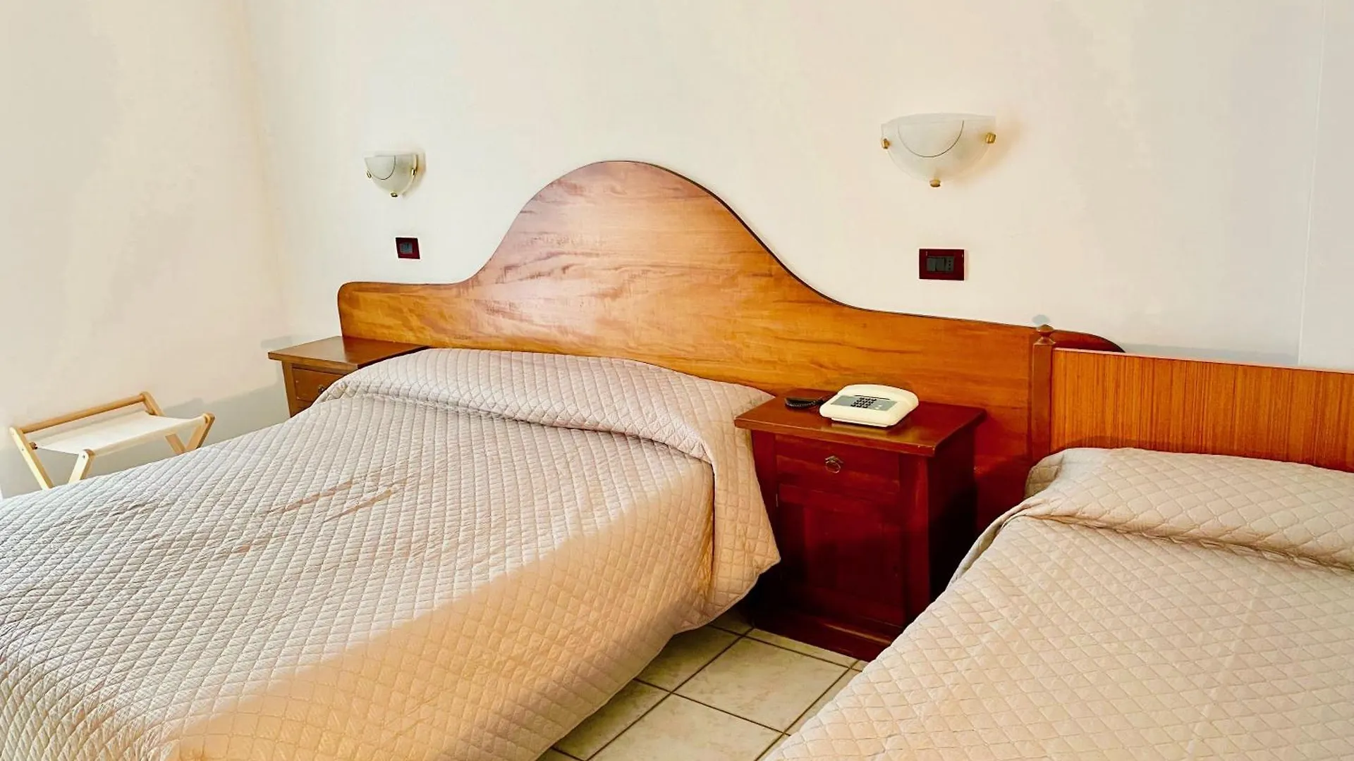 **  Hotel Edelweiss San Zeno di Montagna Italien